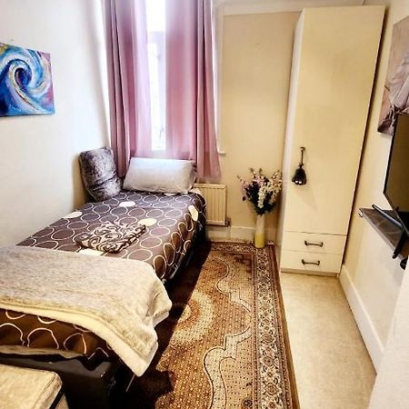 Monalisa Single Room Near Edgware Station Exterior foto